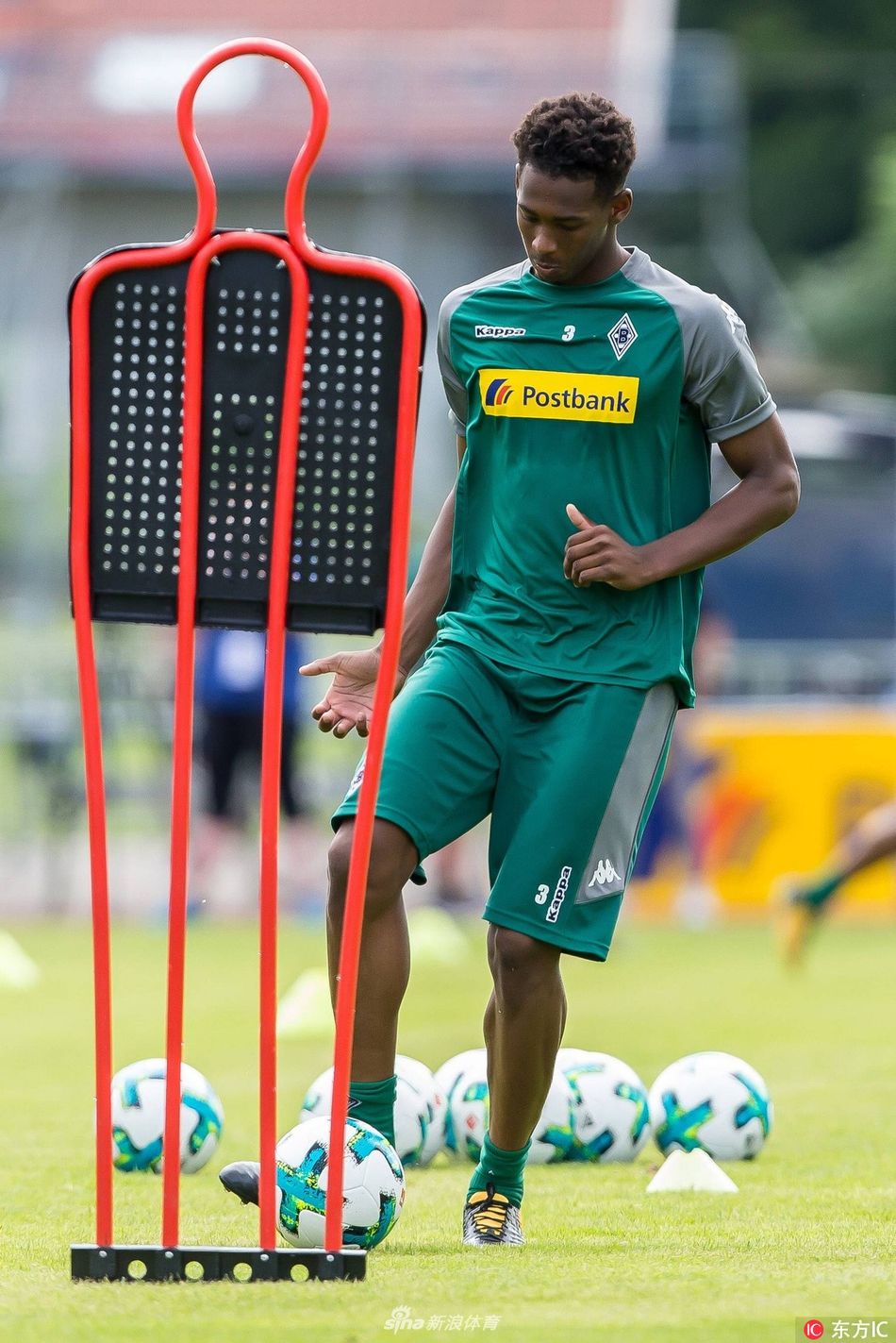 德甲窗口期再迎强敌，门兴格拉德巴赫完成体检，主帅态度：管理层满意，资深球员宣示担当的简单介绍