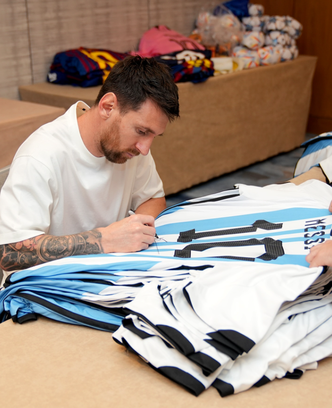 托特纳姆训练开放日，今晚内部沟通引欢呼，法甲在即，年轻球员得到机会的简单介绍