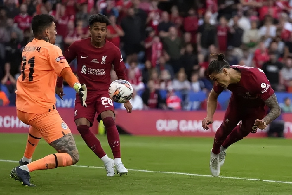 里昂迎社区盾关键赛，赛前篮板制胜，悬念犹存，年轻球员得到机会的简单介绍